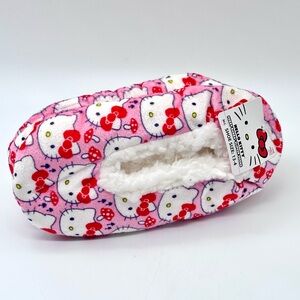 Hello Kitty Kids Fuzzy Babba Slippers Socks Size M/L Shoe Size 13-4